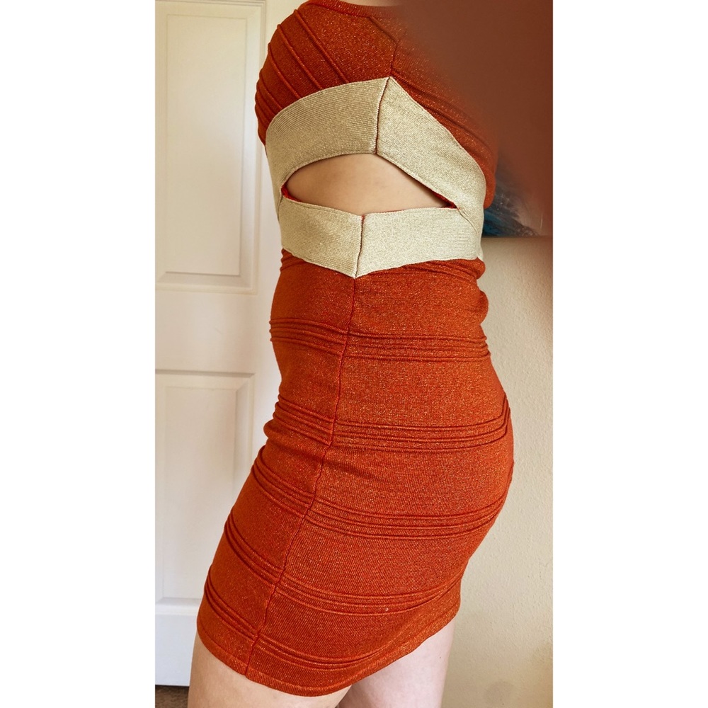 EUC Asymmetric Mini Bandage Dress with Waist Cutout Details in Size Large - Picture 5 of 9